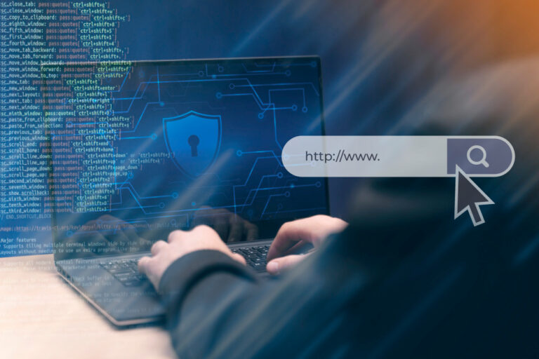 Proteger um site WordPress: tela de computador exibindo gráficos que simbolizam proteção.